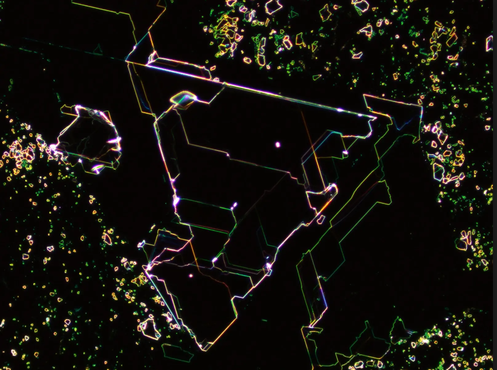 Scattered Edges, Magnetic Layers